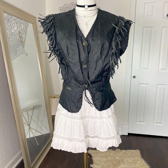 Harley-Davidson Jackets & Blazers - Vintage Harley Davidson 80s Black Quality Leather Fringe Biker Vest Size M